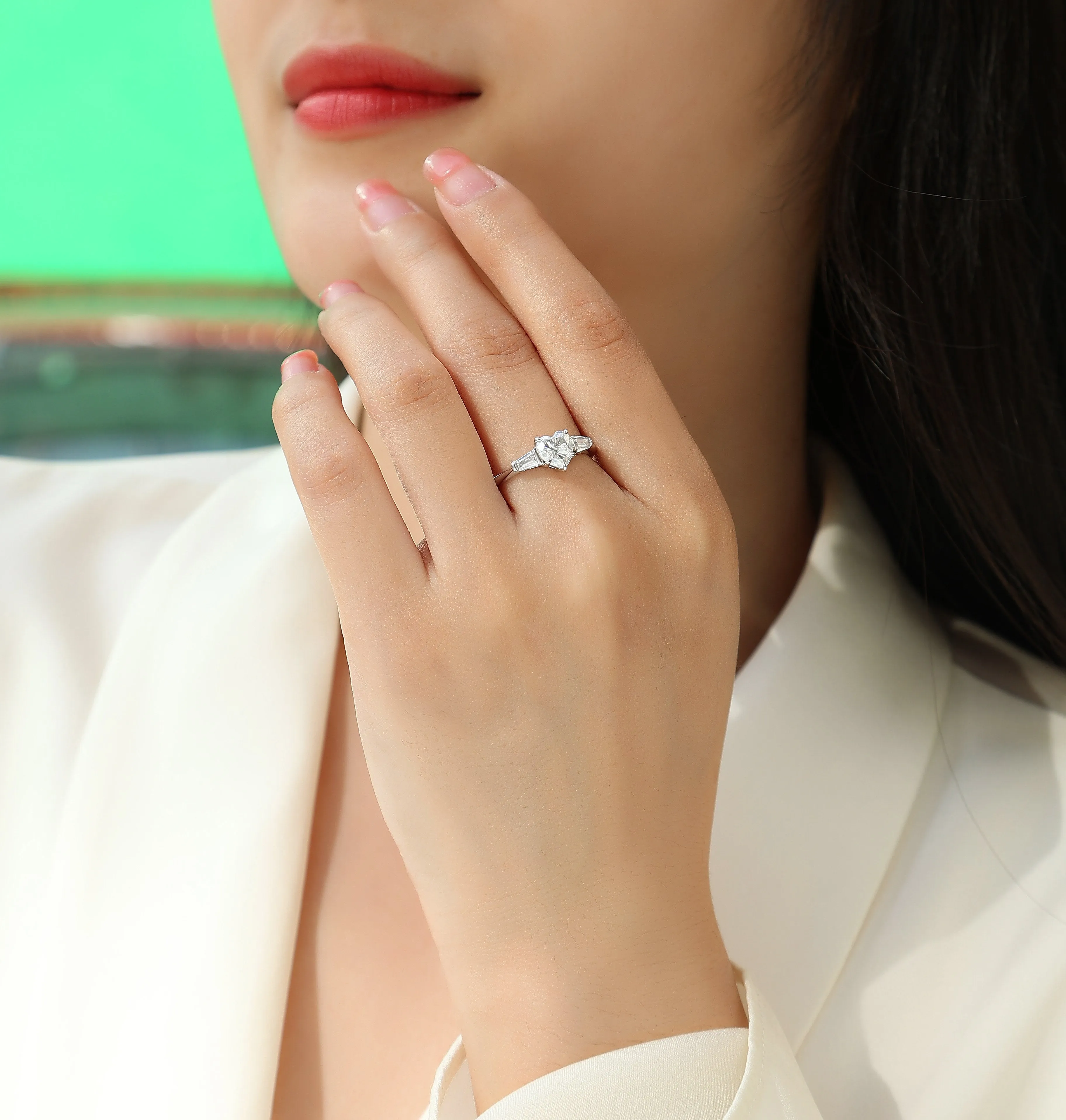 Heart-shaped moissanite wedding ring set in S925 silver with platinum plating, ring sizes 5-9, gift box