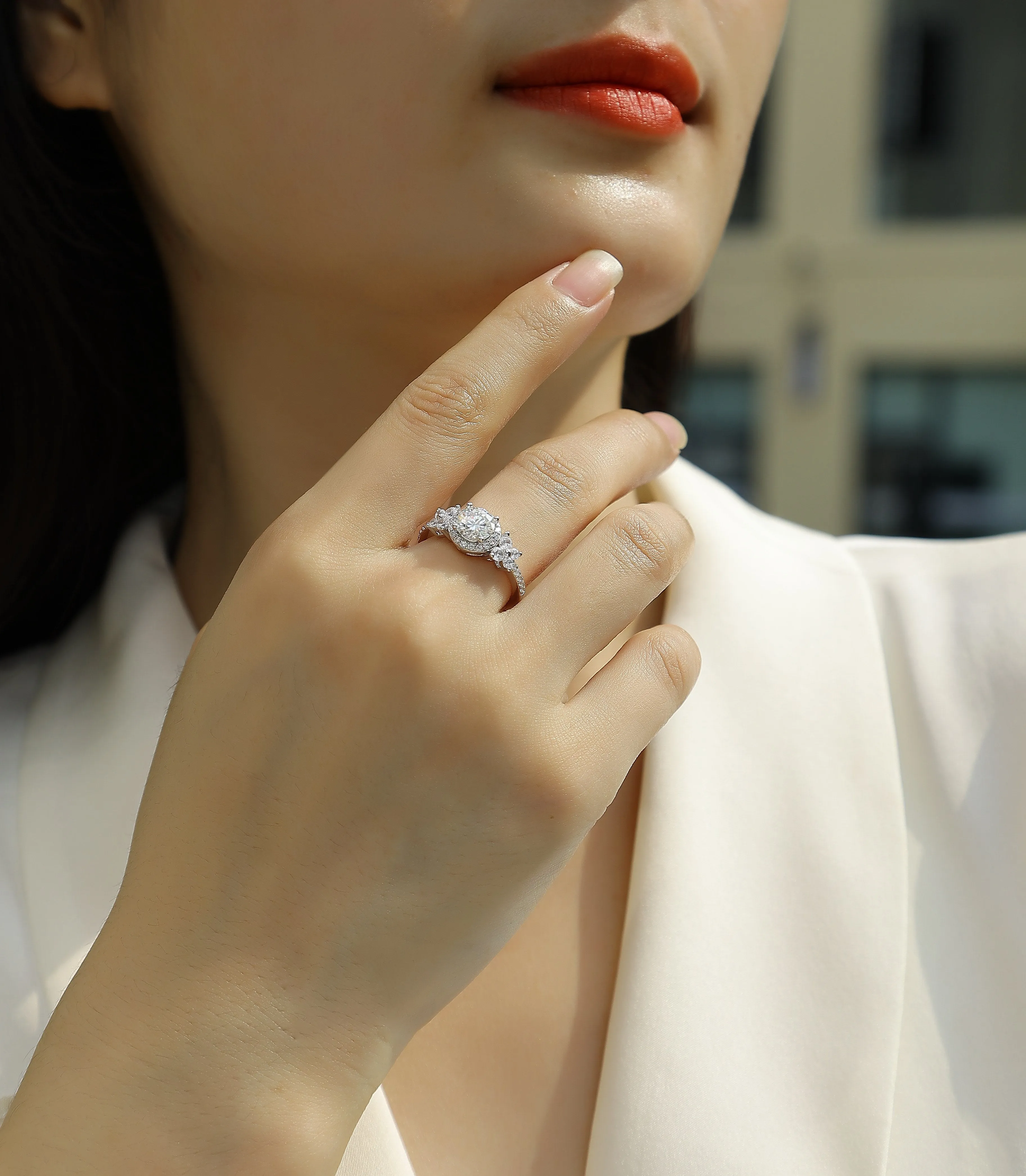 Wedding ring set with 1-carat moissanite in S925 silver platinum-plated ring on gift box