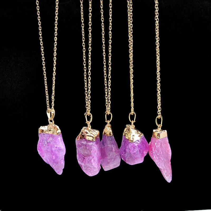 Crystal pendant necklace with natural stone and dyeing finish on adjustable chain