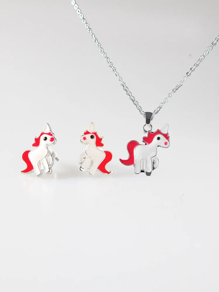 Alloy pony pendant necklace with oil painting horse motif in gold finish on chain