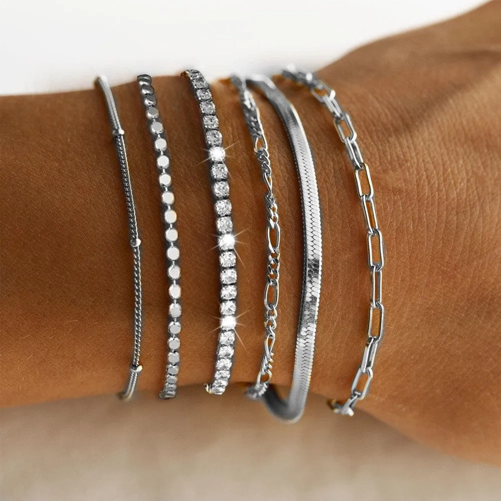 Multi-layer chain minimalist bracelet in zinc alloy with electroplated geometric finish, unisex style
