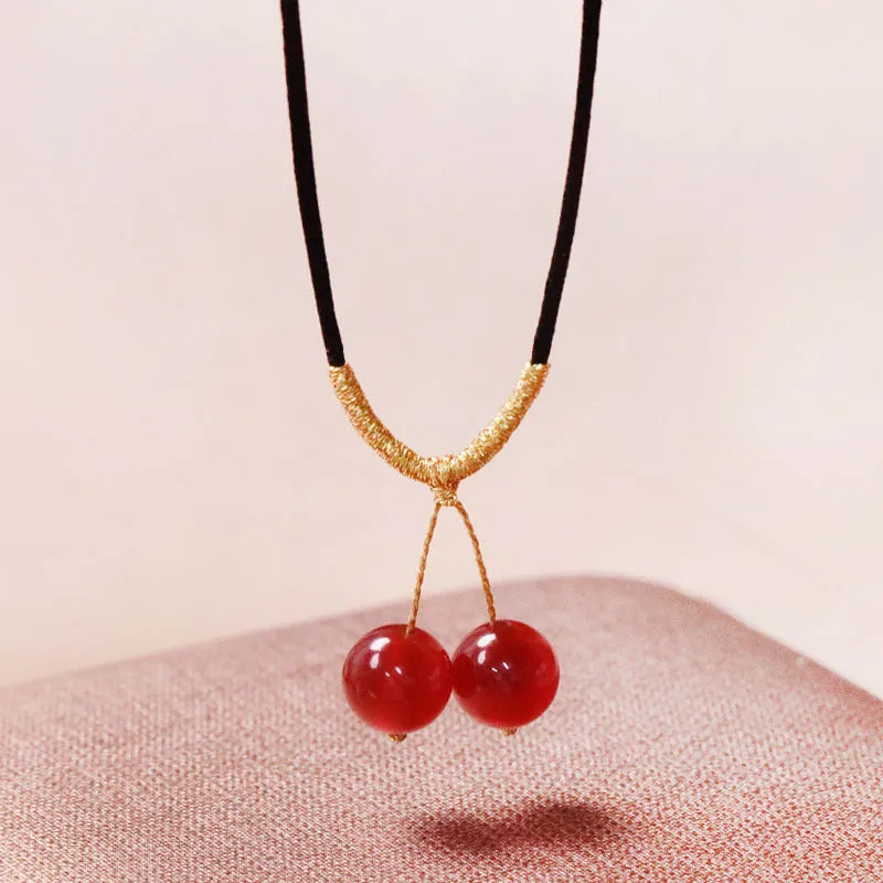 Hand-woven red agate bracelet and necklace set for women in national style.