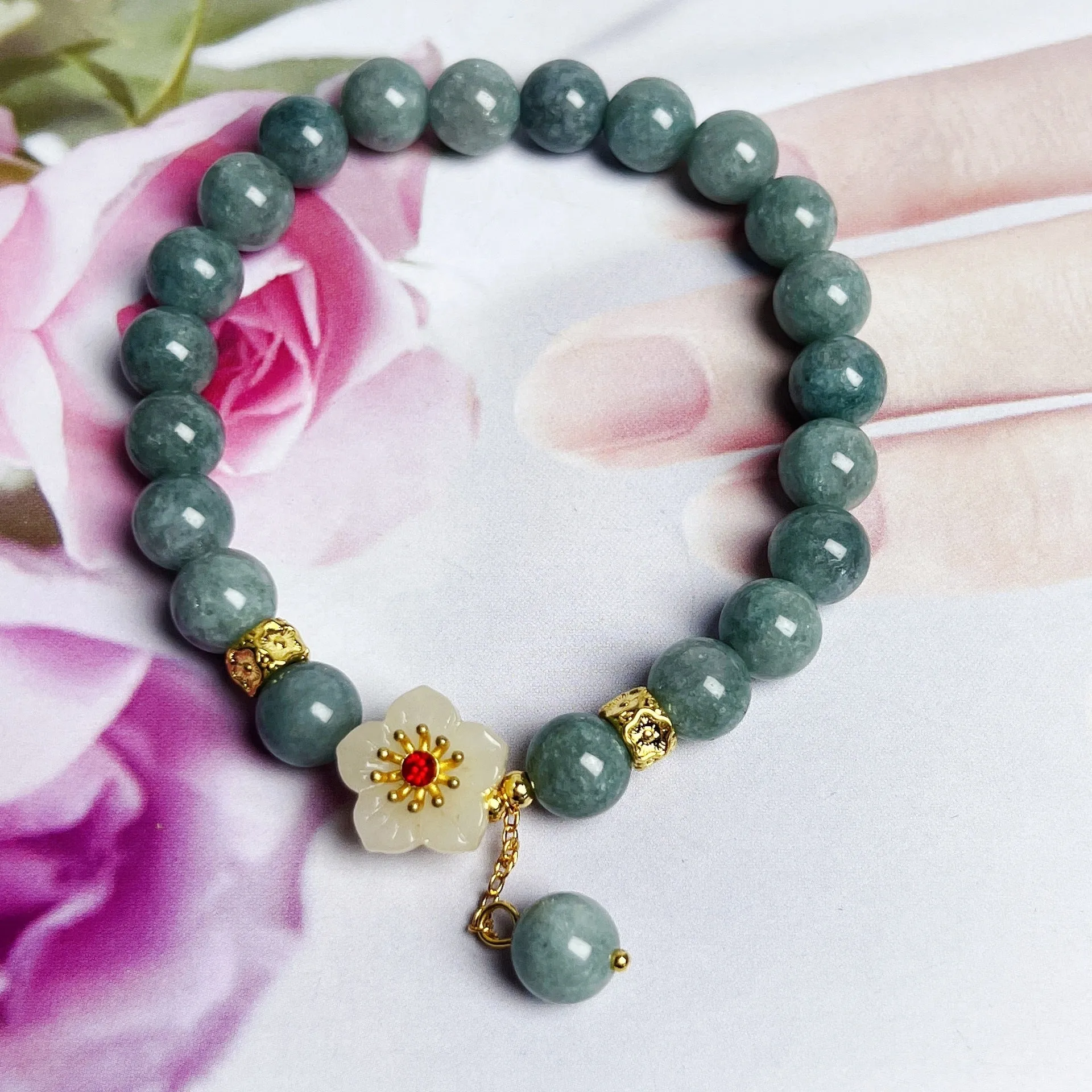 Women's adjustable jade bracelet with retro style and tightening rope