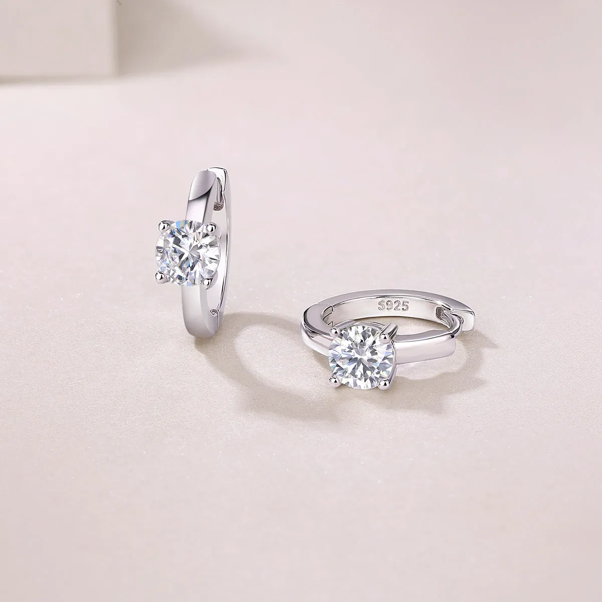 Set Out From The Heart 0.5 carat moissanite stud earrings S925 silver platinum plated in gift box with GRA certificate
