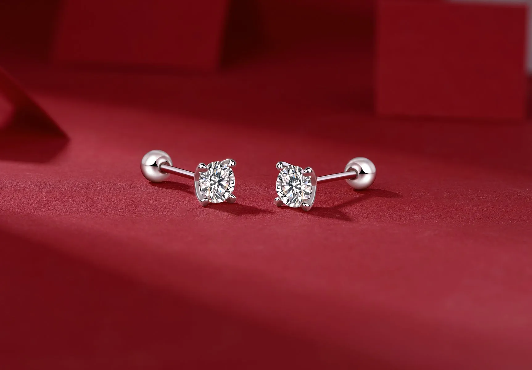 Time Imprint 0.5-carat moissanite stud earrings set in platinum-plated S925 silver with gift box and GRA certificate