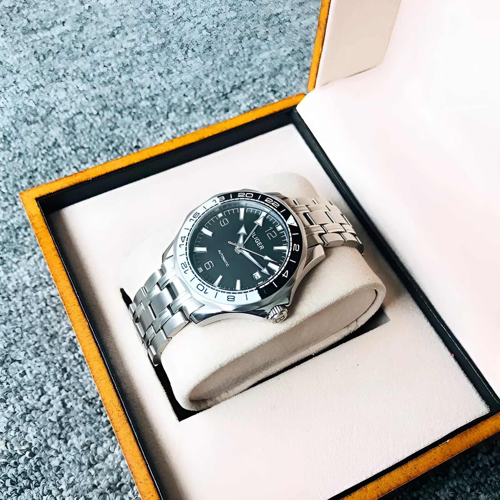 Sports luminous mechanical men's watch with sapphire steel strap and 41mm dial