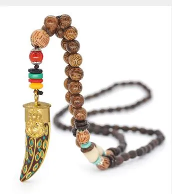 Metal necklace pendant chain with 12 style variations on display
