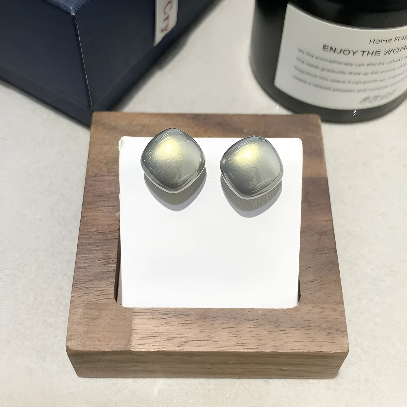 Square sugar earrings for women in French temperament style, lightweight resin and acrylic construction.