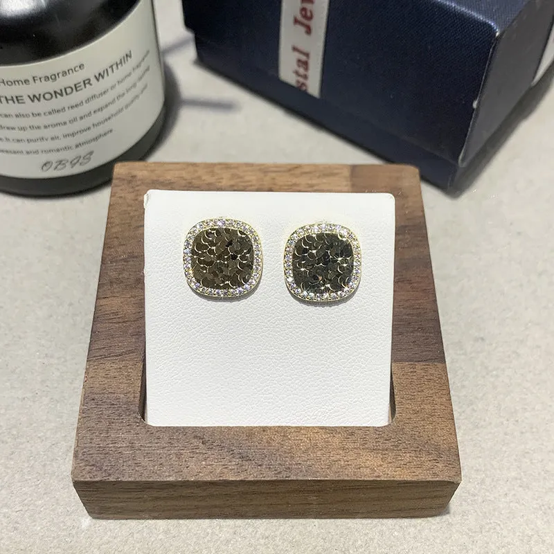 Retro French crystal square earstuds with gold finish and square crystal centre