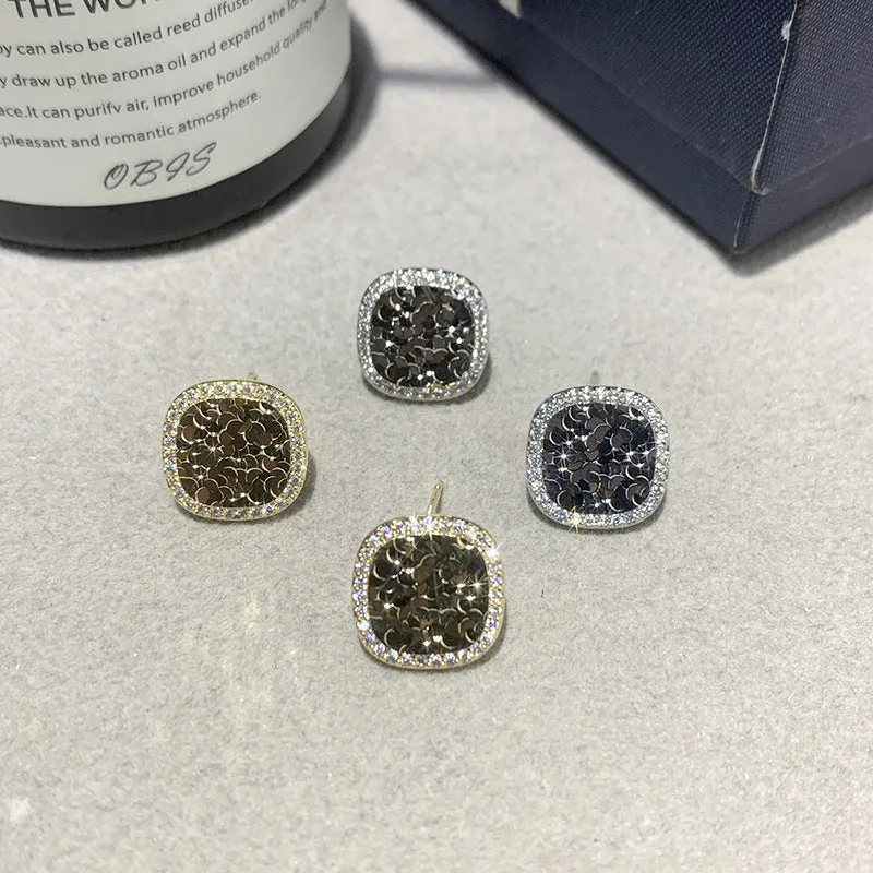 Retro French crystal square earstuds with gold finish and square crystal centre