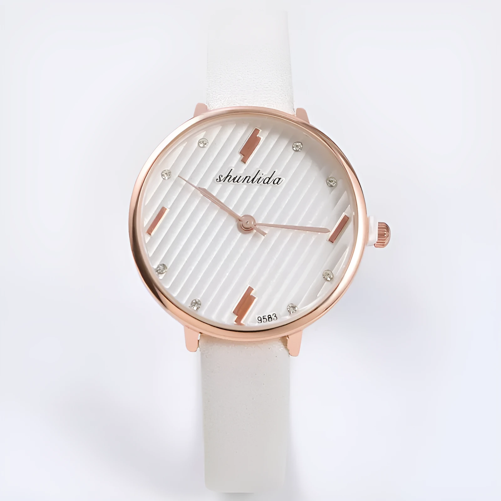 Student watch with round dial, 32mm diameter, pin buckle, available in five colours