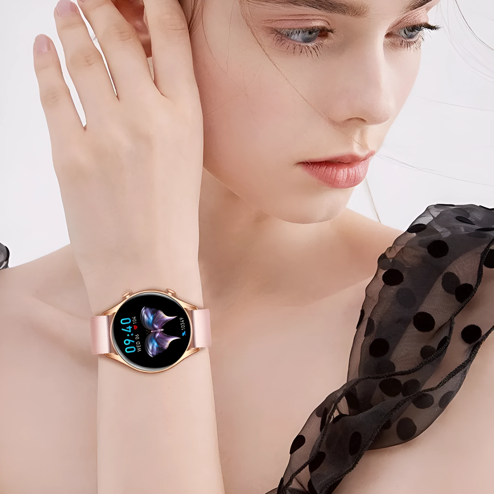 KT60 smart watch with 1.39-inch HD round IPS screen in black glue colour on a wrist showing the display