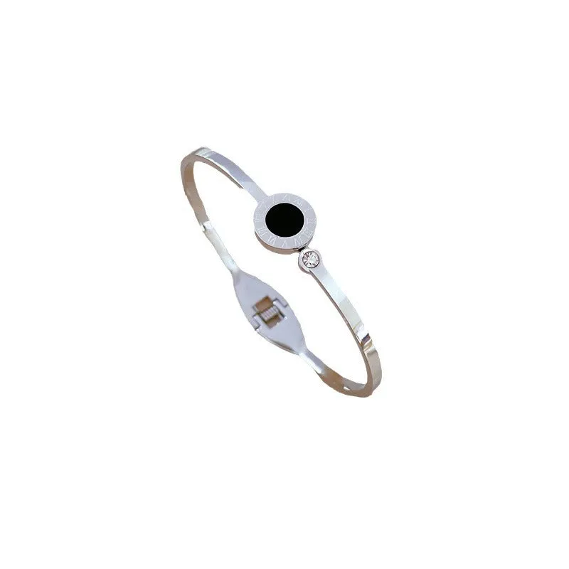 Roman titanium steel bracelet in gold electroplated finish, retro design