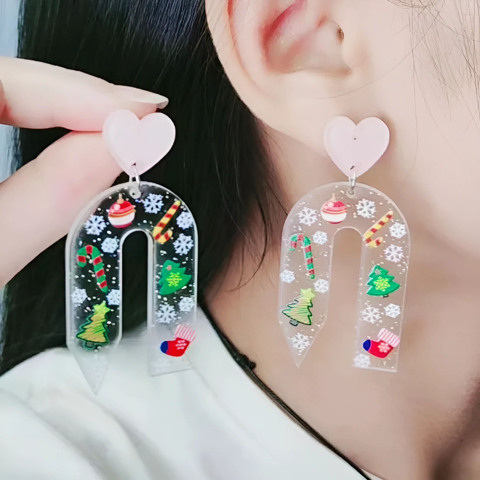Christmas ear studs in acrylic with geometric shape and printed snowflake design, 6.5x3.1cm