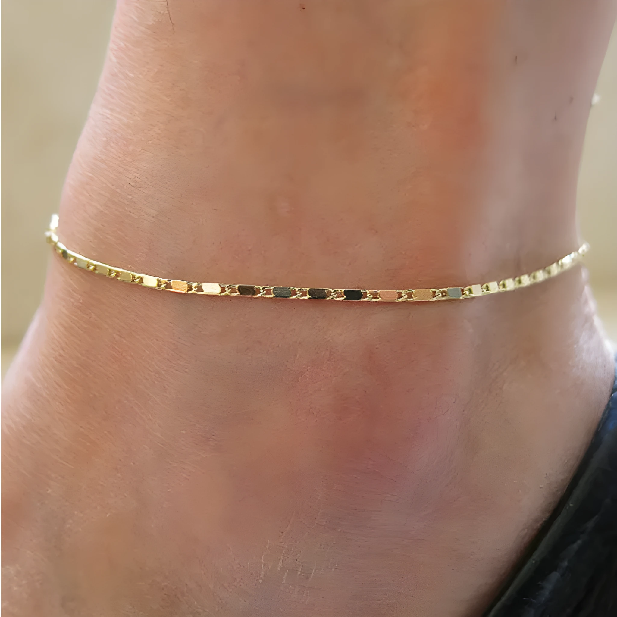 Women's alloy electroplated beach chain anklet in gold colour simple chain design