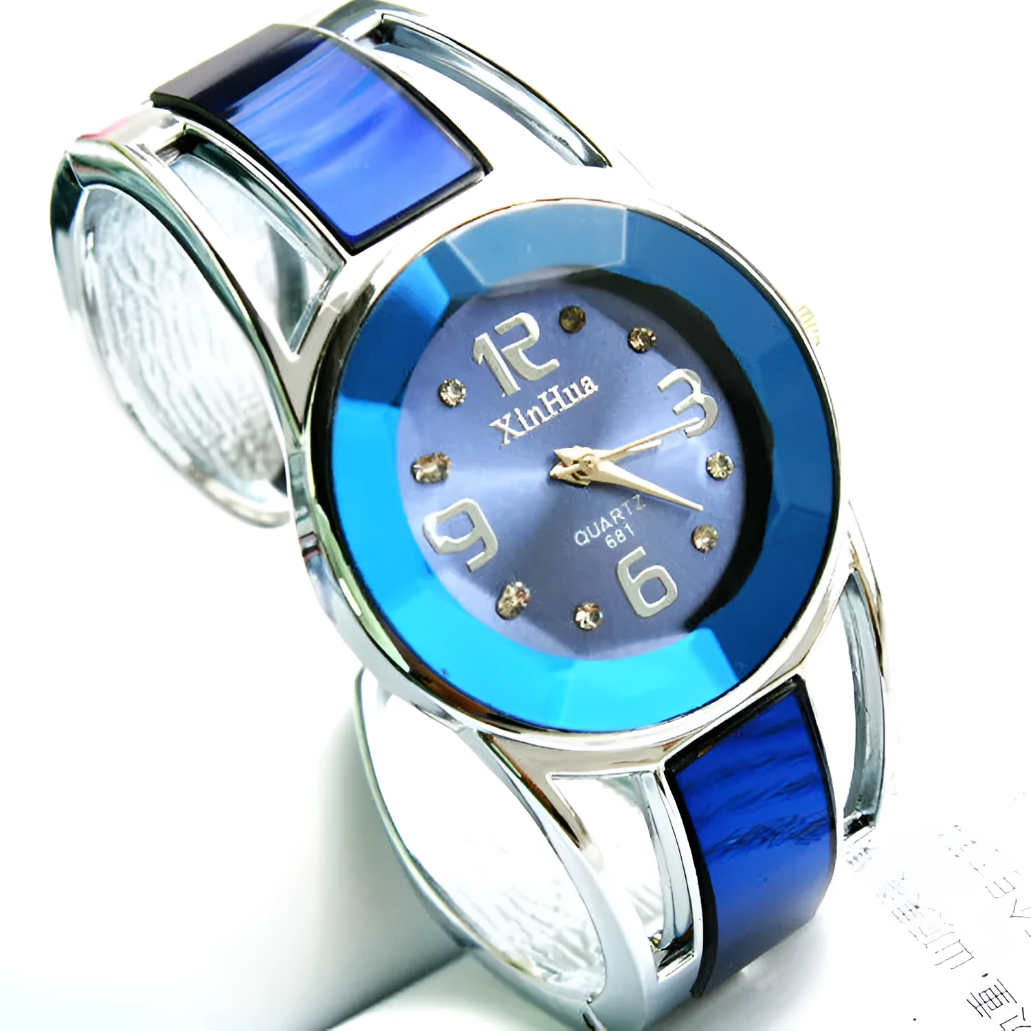 Ladies bracelet watch quartz movement 30mm dial alloy case stainless steel clasp