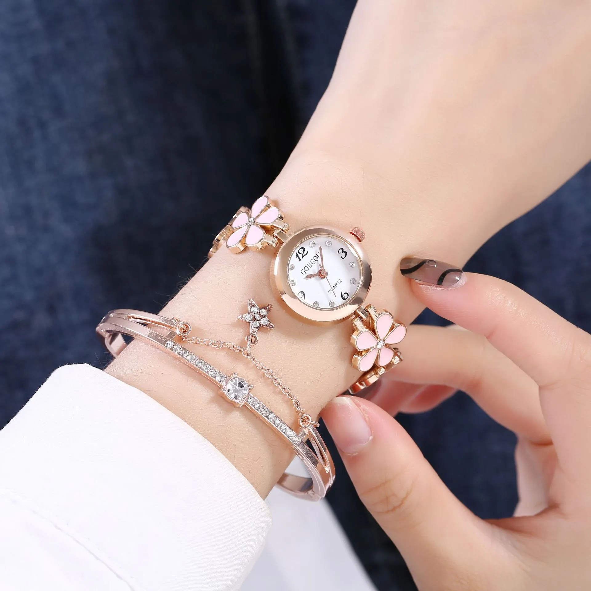 Ladies petal patterned quartz watch with alloy case and matching bracelet in white colour option