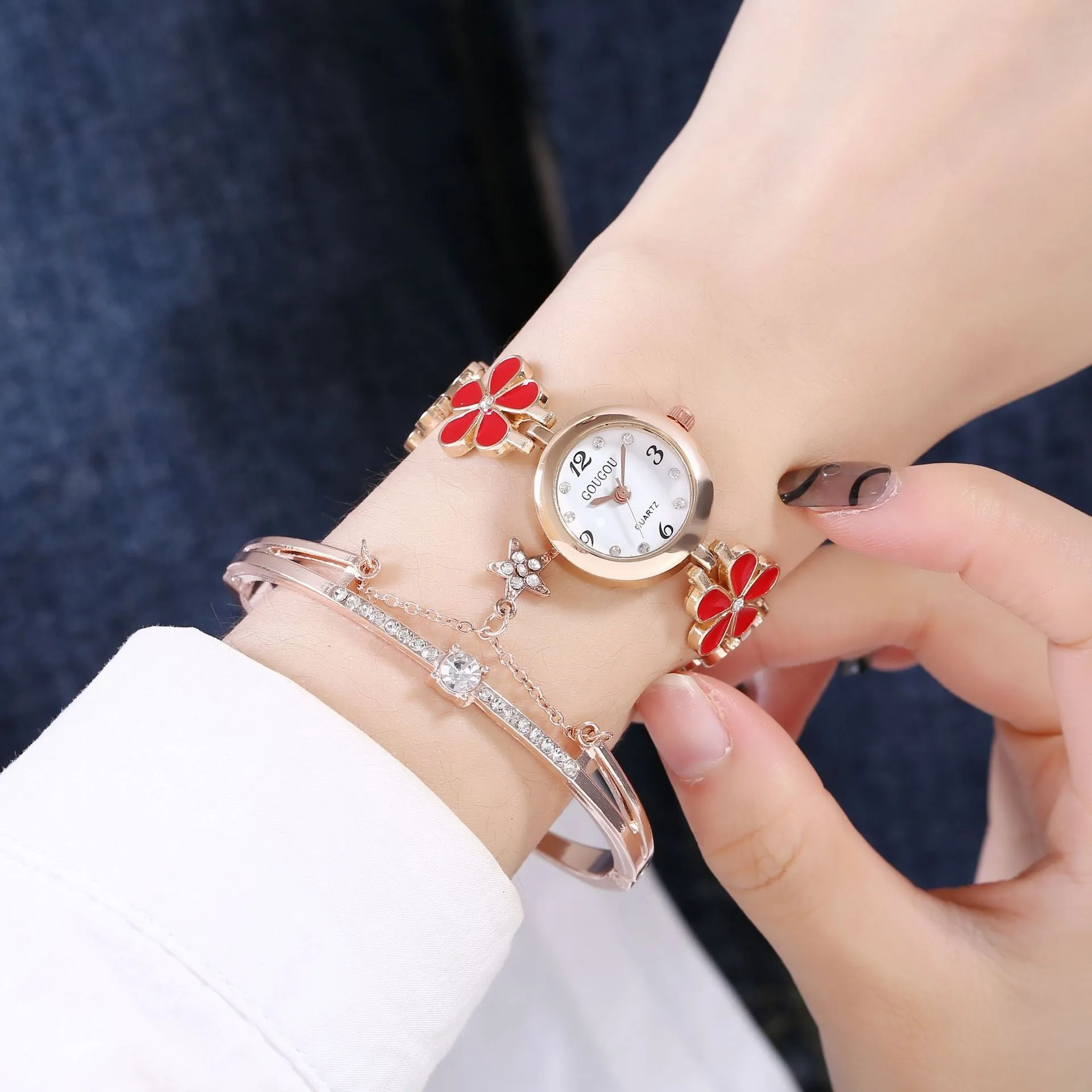 Ladies petal patterned quartz watch with alloy case and matching bracelet in white colour option