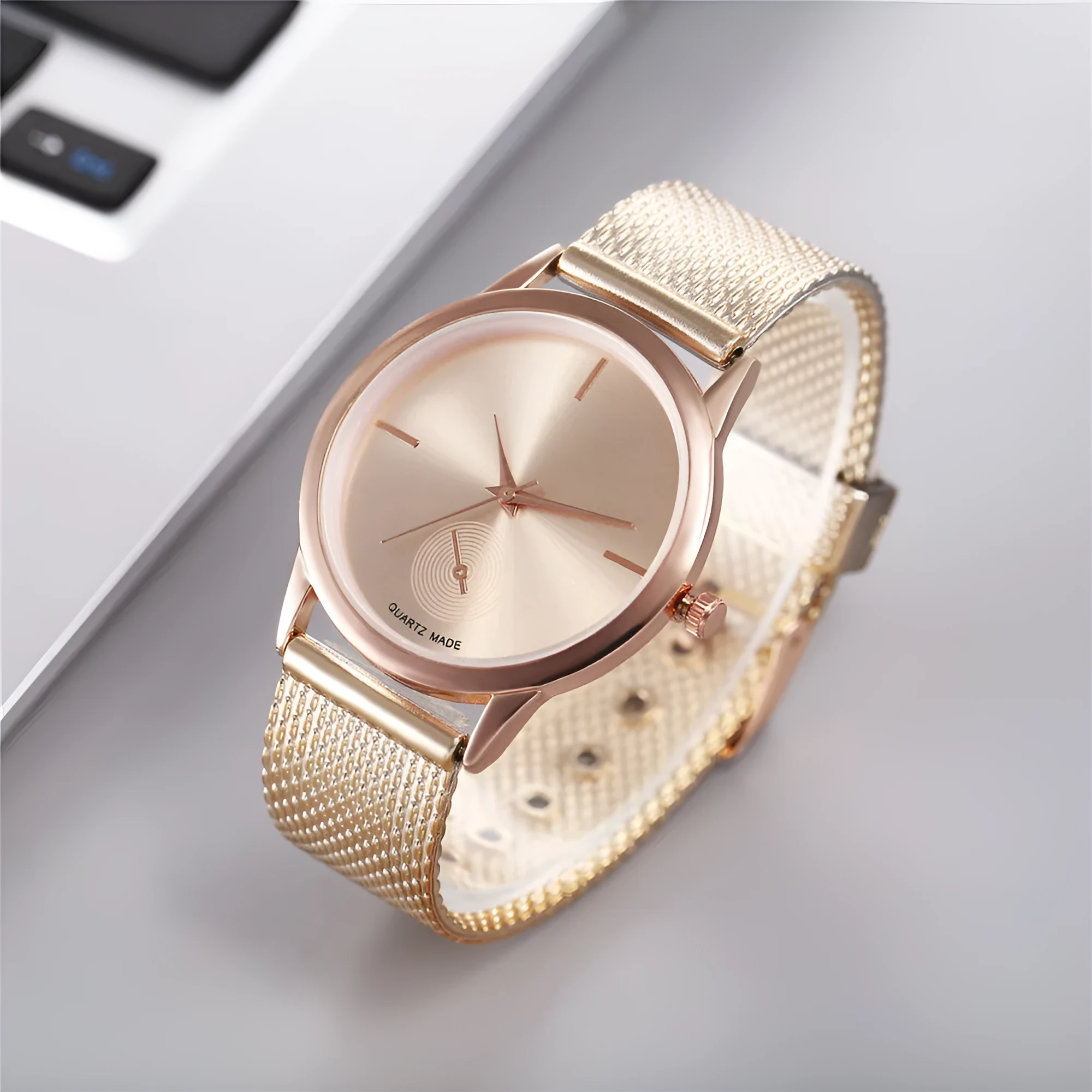 Women's creative plastic mesh quartz watch with round alloy case and pin buckle, available in four colours