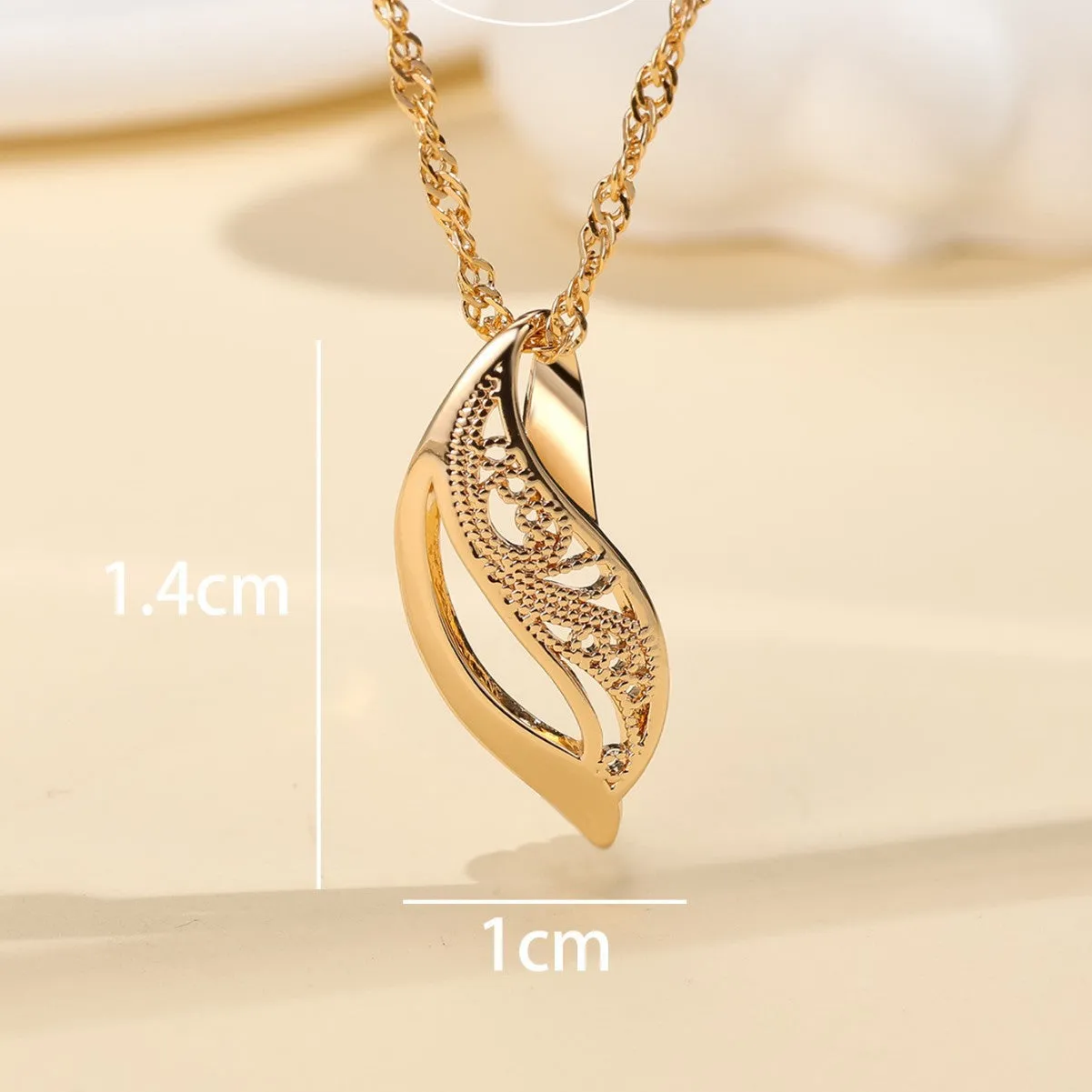 Women's Champagne Gold leaf pattern hollow-out necklace on copper base