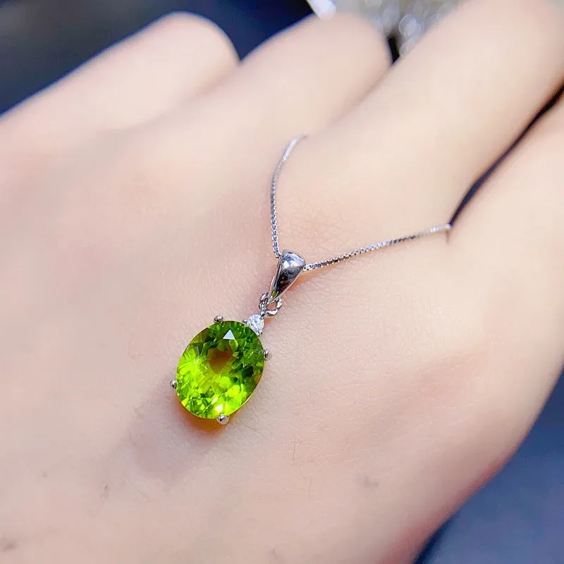 Natural peridot pendant necklace on silver chain with platinum plating for women casual style