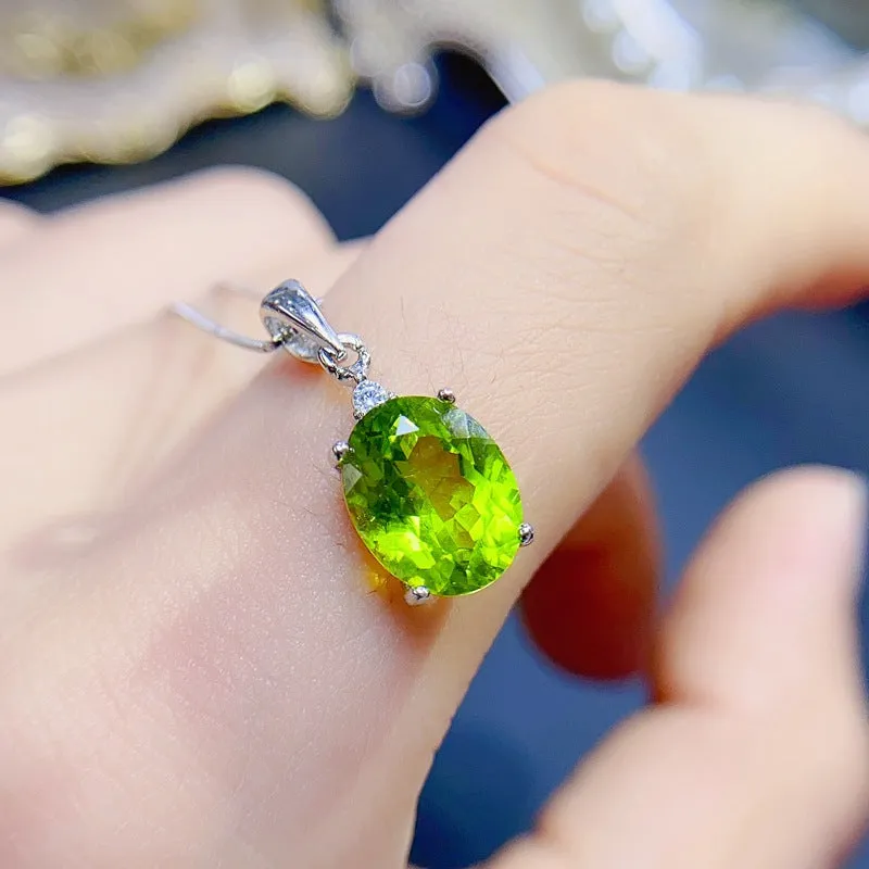 Natural peridot pendant necklace on silver chain with platinum plating for women casual style