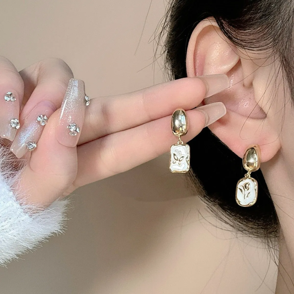 S925 silver needle asymmetric ear stud for women with geometric floral electroplated design