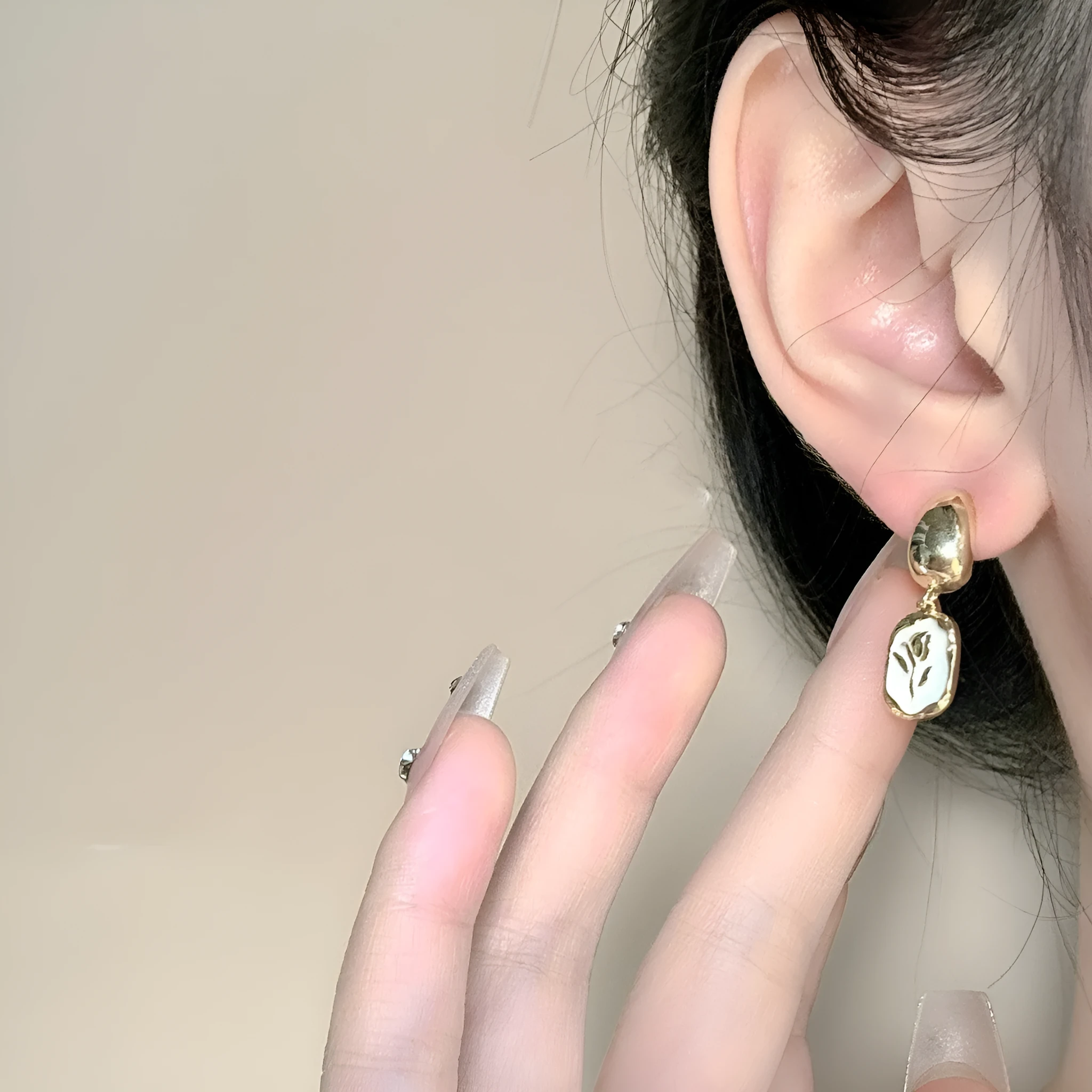 S925 silver needle asymmetric ear stud for women with geometric floral electroplated design