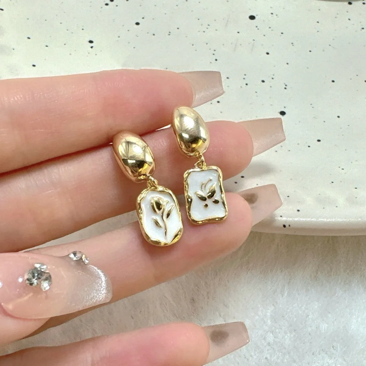 S925 silver needle asymmetric ear stud for women with geometric floral electroplated design