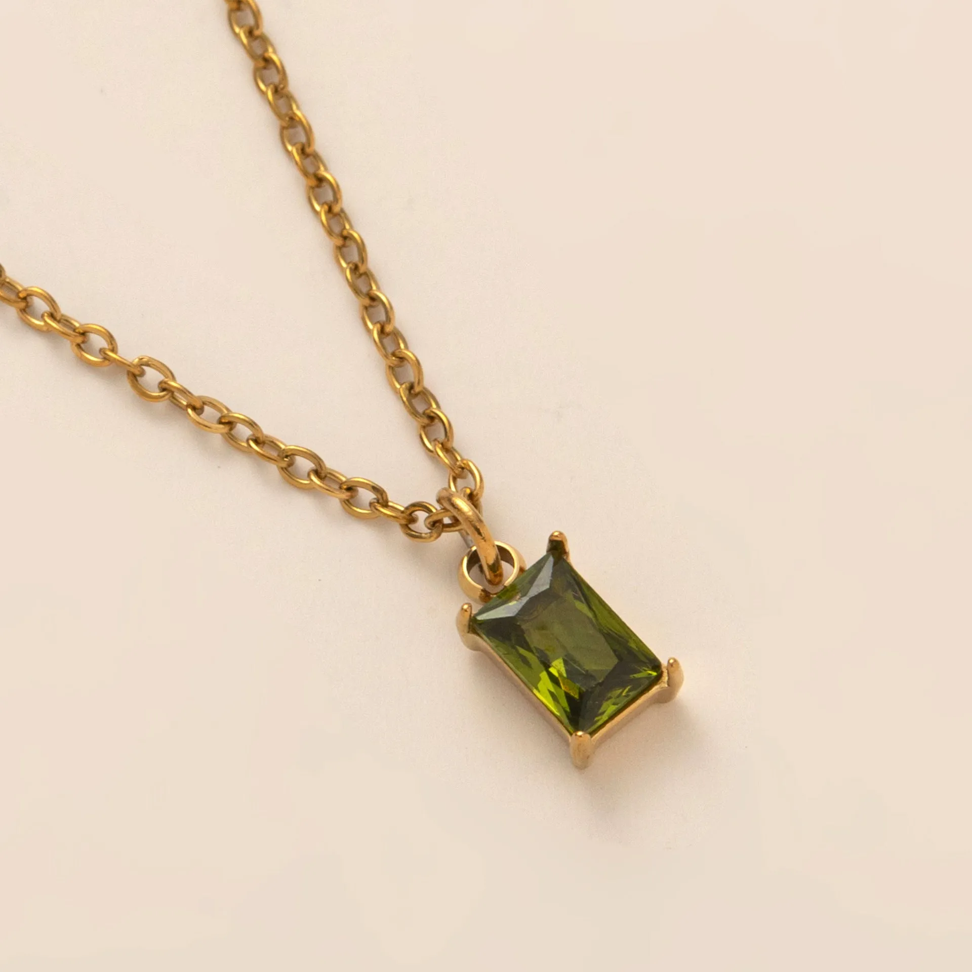 Titanium steel necklace with geometric rectangular birthstone pendant and O-link chain on unisex collarbone length 41-50cm