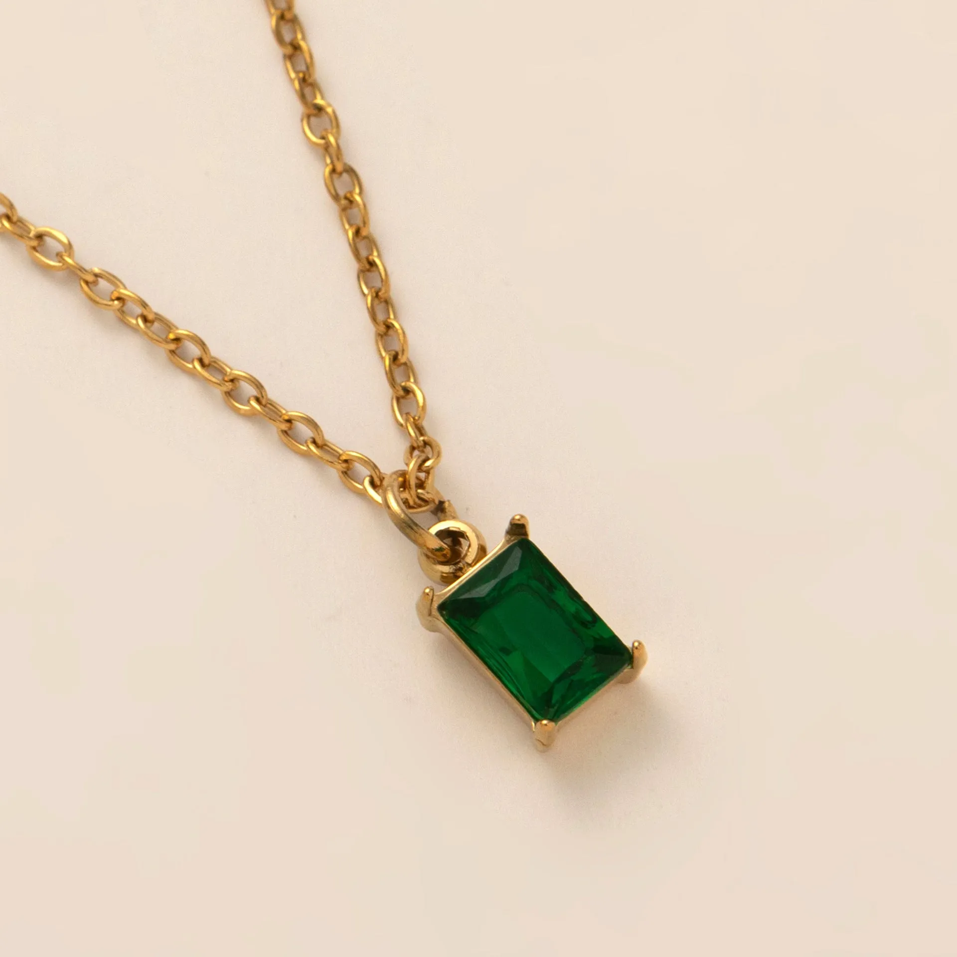 Titanium steel necklace with geometric rectangular birthstone pendant and O-link chain on unisex collarbone length 41-50cm
