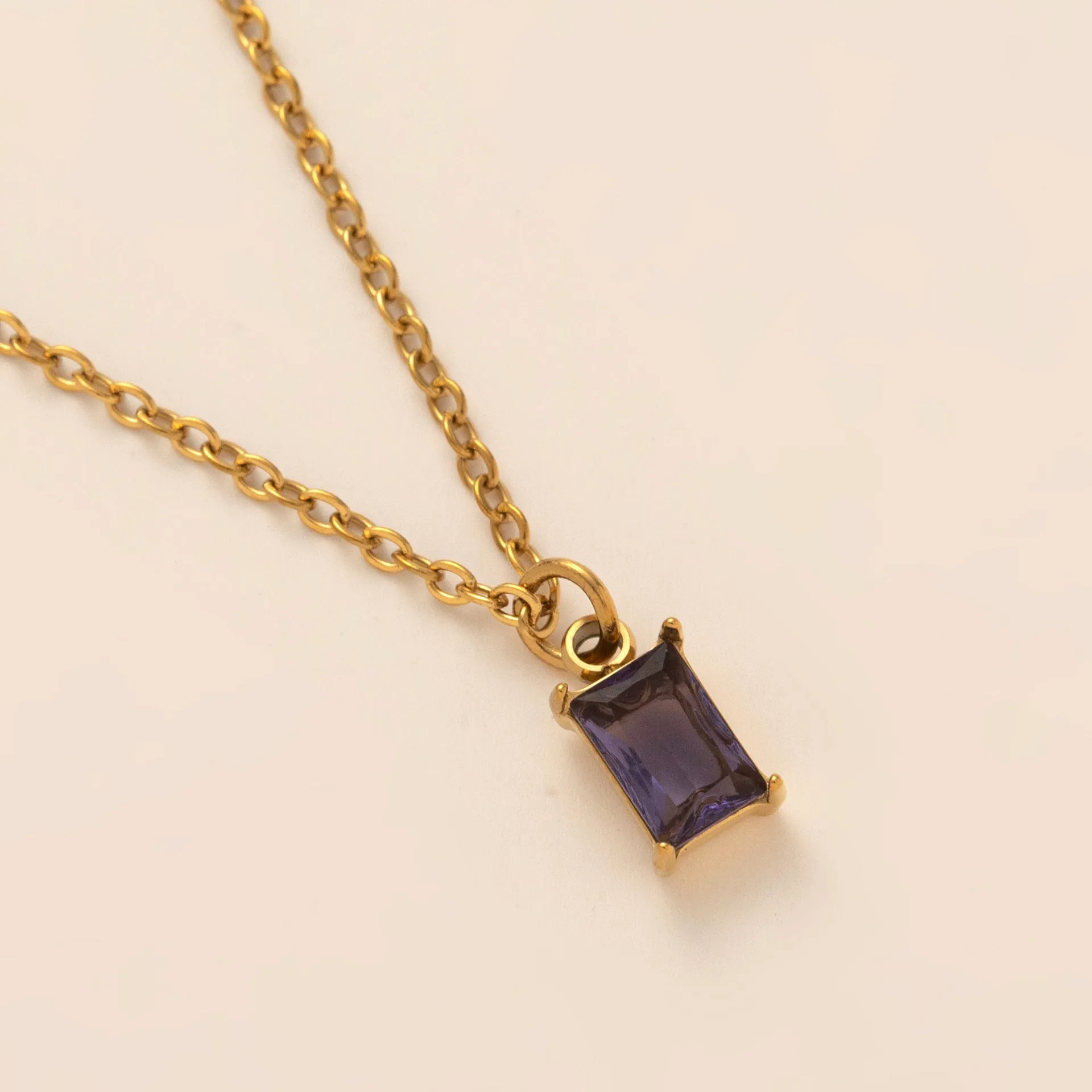 Titanium steel necklace with geometric rectangular birthstone pendant and O-link chain on unisex collarbone length 41-50cm