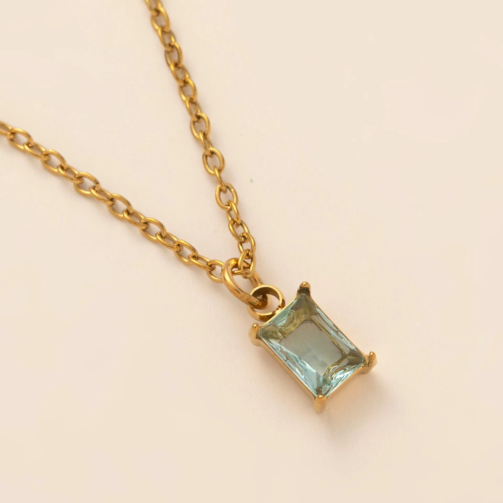 Titanium steel necklace with geometric rectangular birthstone pendant and O-link chain on unisex collarbone length 41-50cm