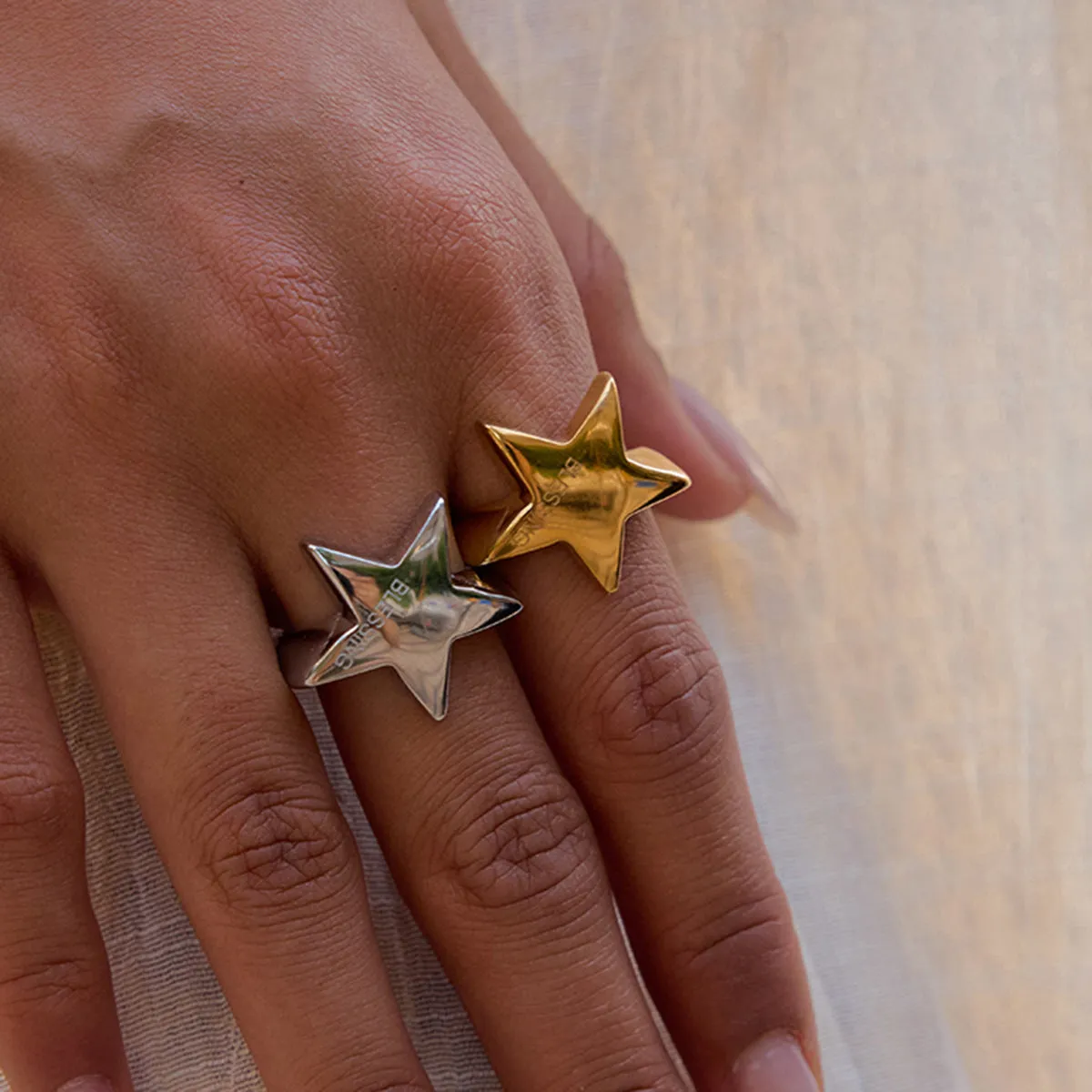 Women's five-pointed star stainless steel ring with electroplated finish, size No. 7, colour JDR0103056