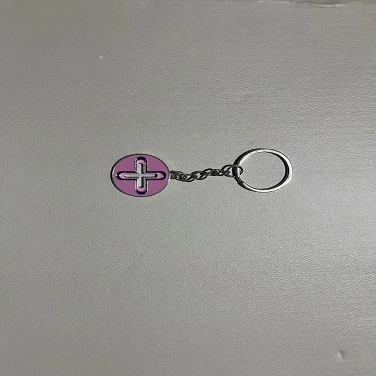 Colourful pendant keychain made of zinc alloy in eight colour options including black, blue, green, pink, purple, red, sky blue, yellow.