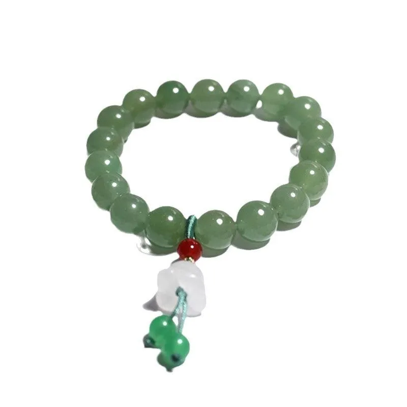 Hand-woven agate bracelet with white round beads, lotus seedpod beads, and Tianshan Cui elements in Chinese style