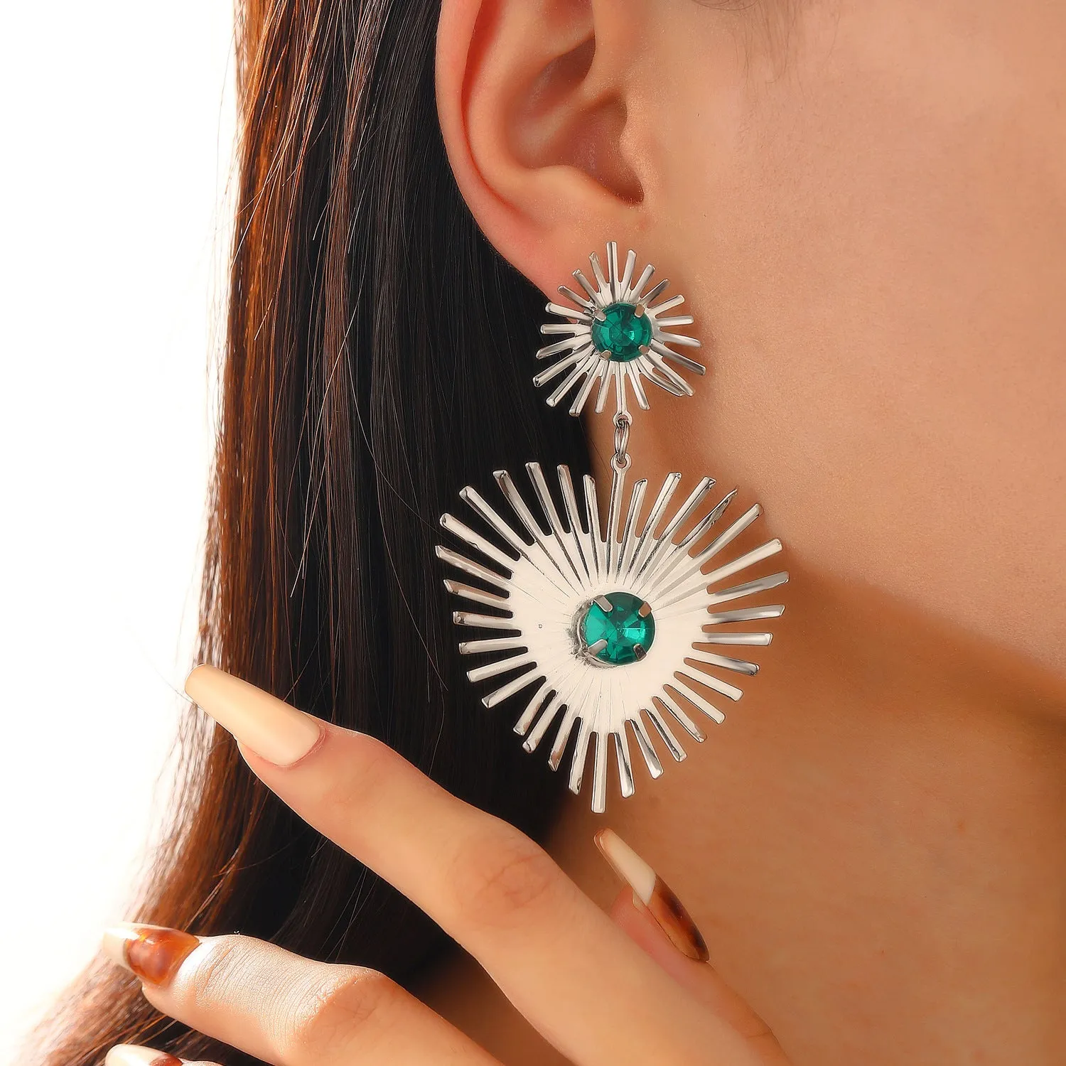 Bohemian sunflower heart-shaped earrings with rhinestone details in gold, alloy construction for women