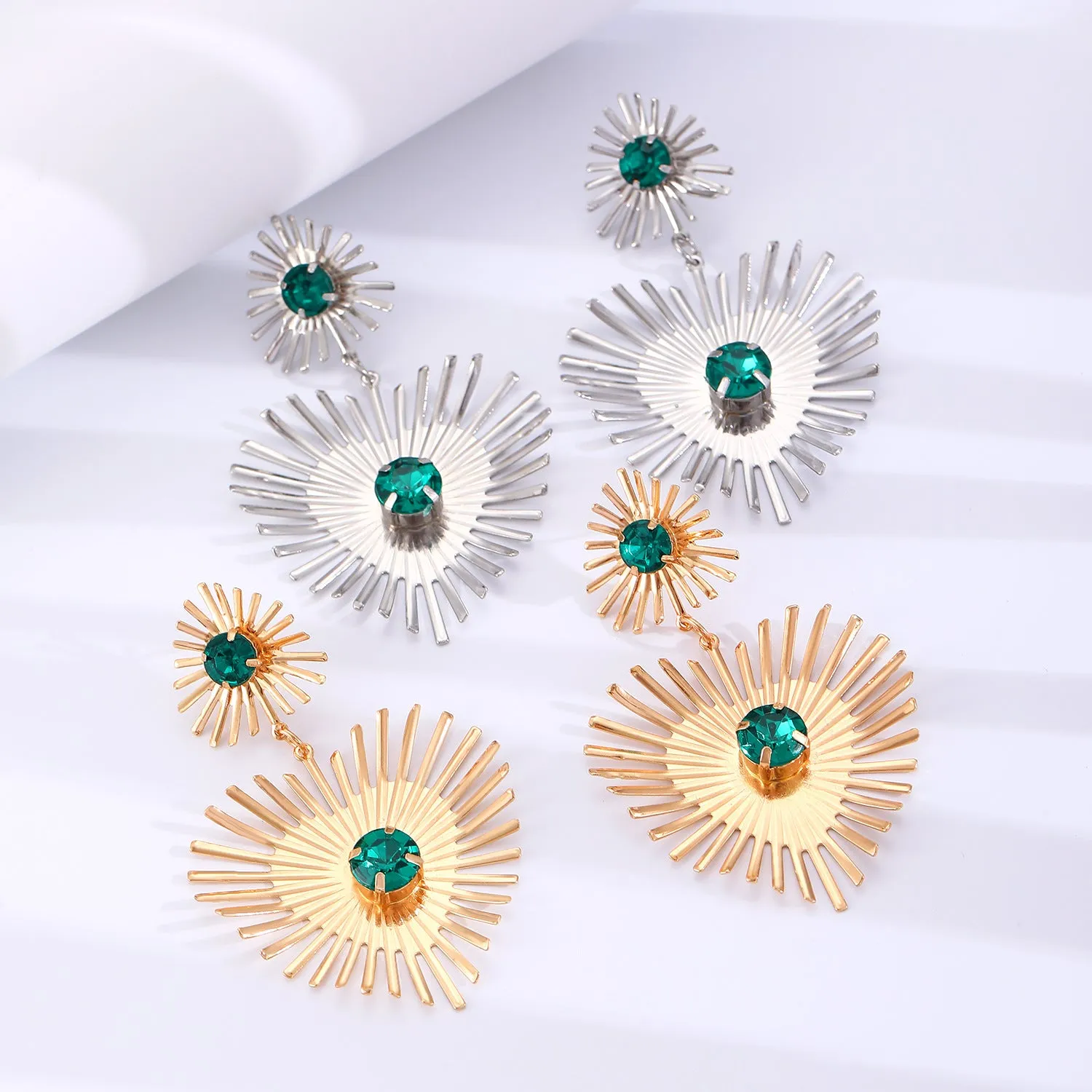 Bohemian sunflower heart-shaped earrings with rhinestone details in gold, alloy construction for women