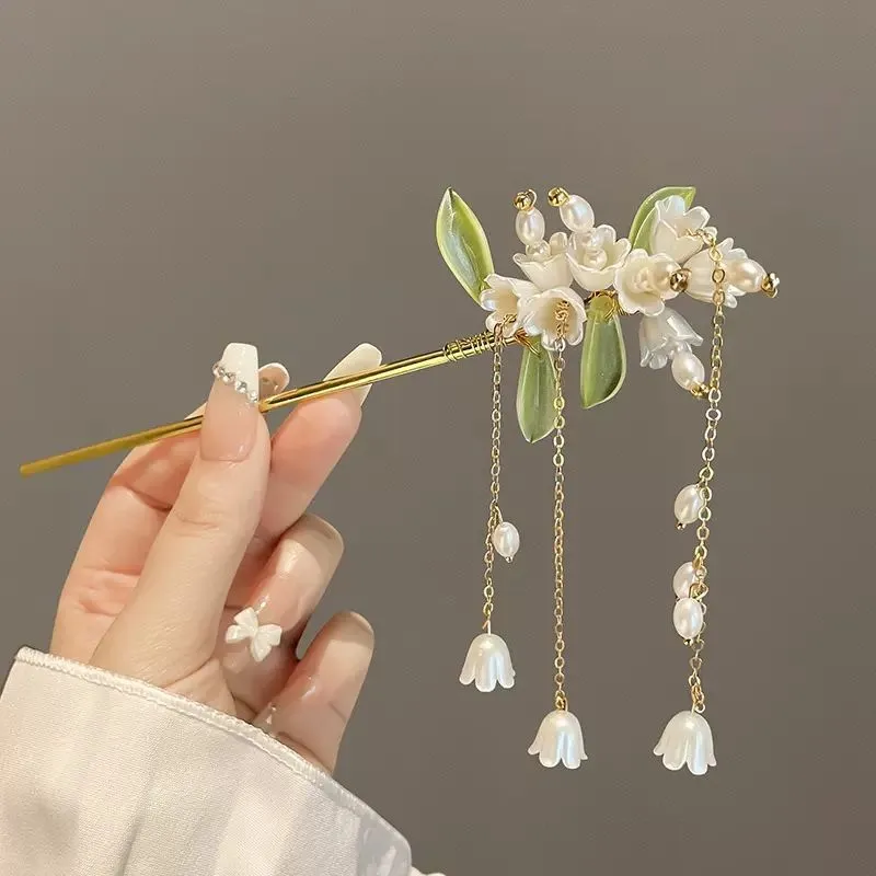 Alloy Magnolia antique hair clasp headdress with electroplated finish, floral shape, retro style for Han Chinese