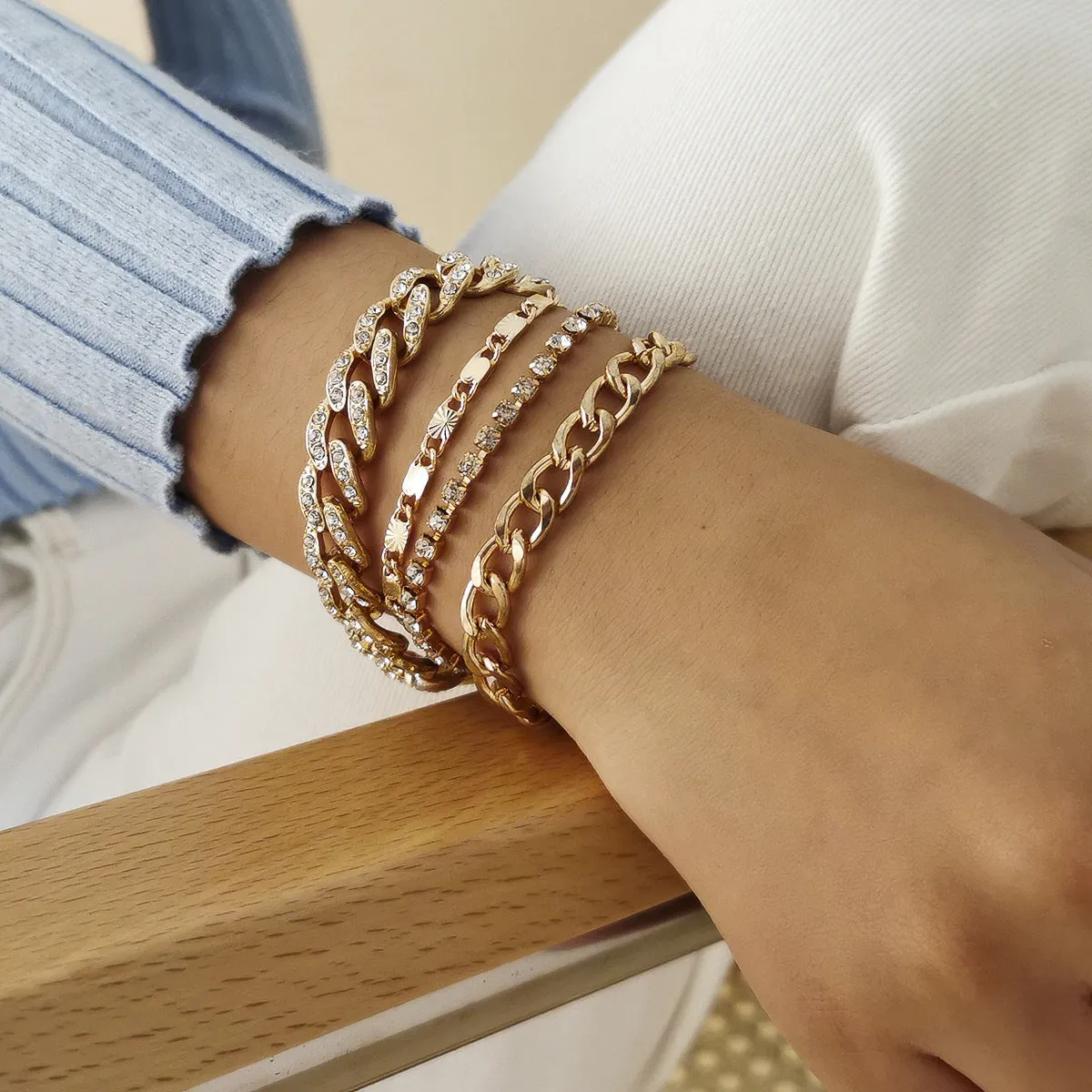 Retro wild snake bone chain bracelet for women in gold metal finish