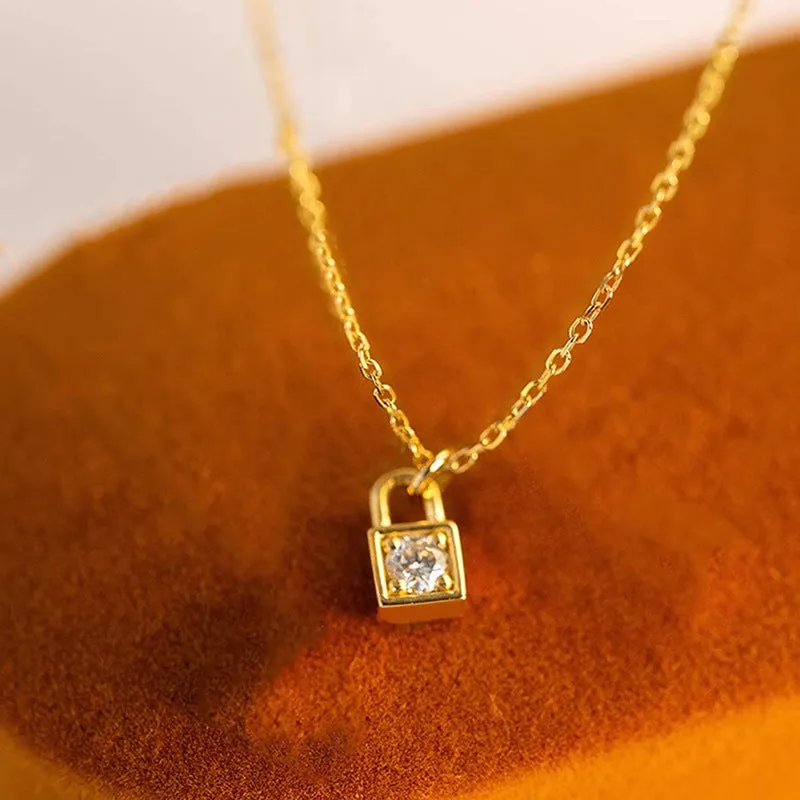 XL1173 Gold geometric lock pendant necklace with mixed gemstone inlay on copper O-link chain