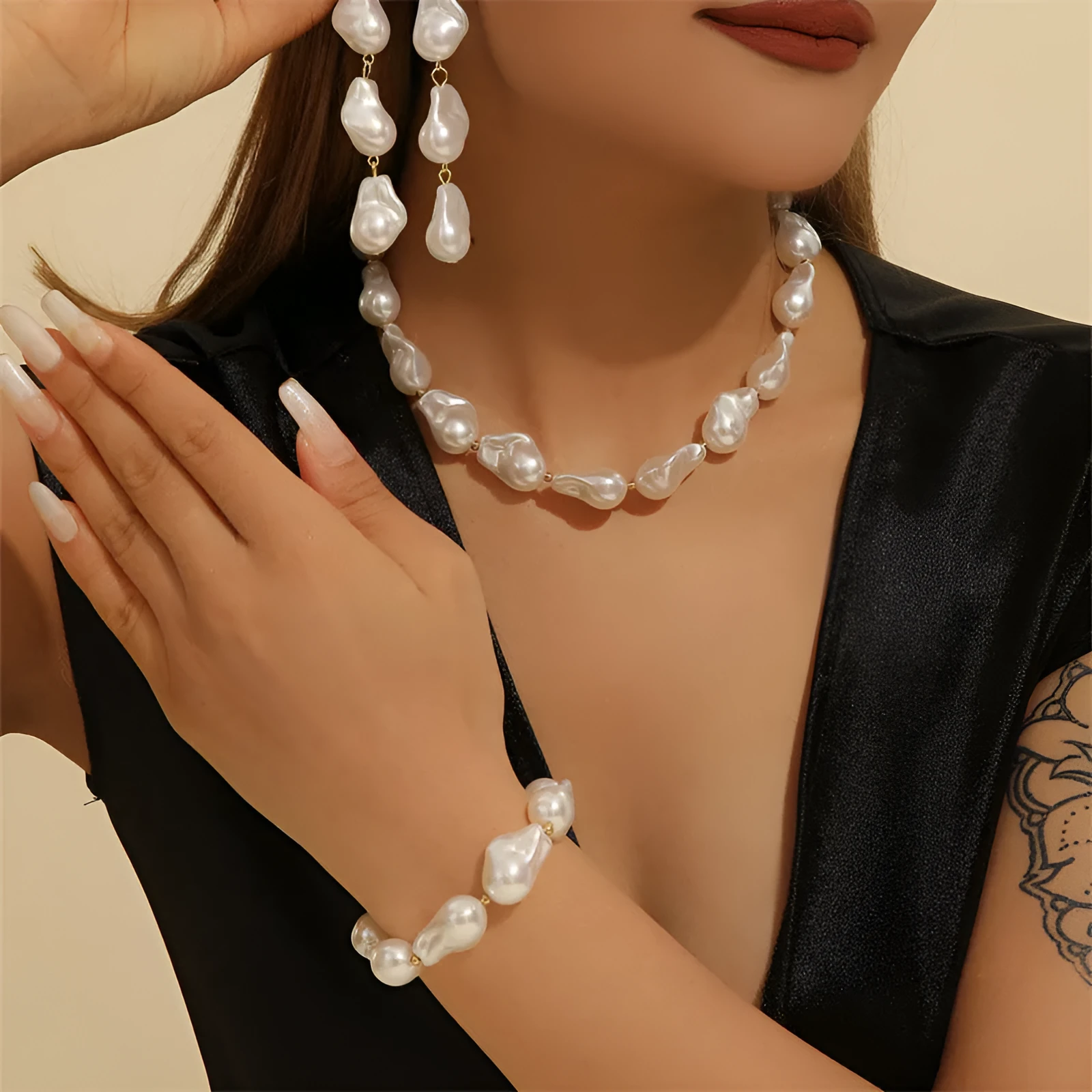 Baroque fashion irregular imitation pearl collarbone chain set with teardrop shapes