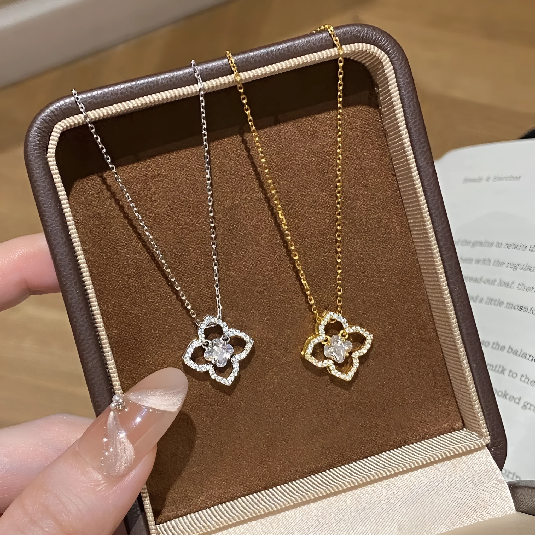 925 silver curb chain collarbone necklace with floral geometric zirconium pendant in platinum colour