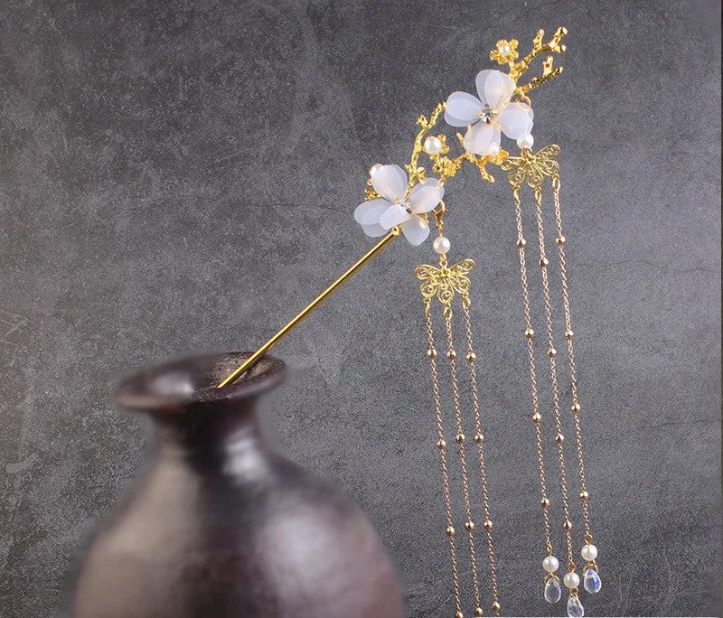 Ancient style Hanfu plum blossom branch tassel hairpin white flower drill clip gold and silver metal