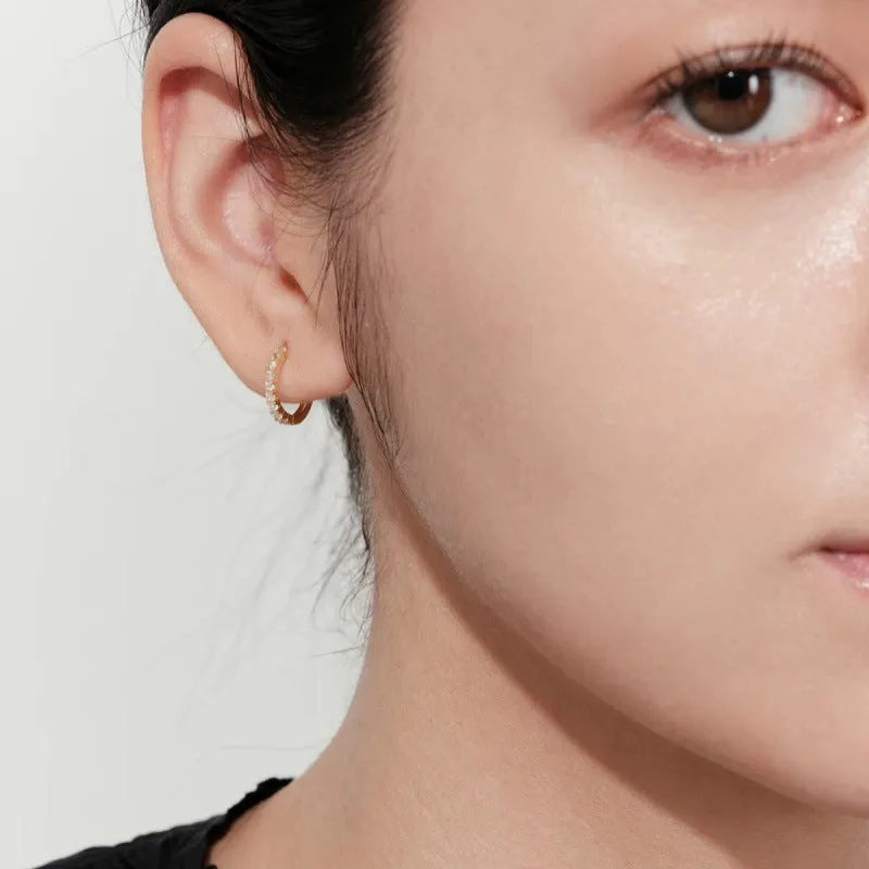 925 silver diamond-embedded geometric round ear ring for women in gold and white gold colour
