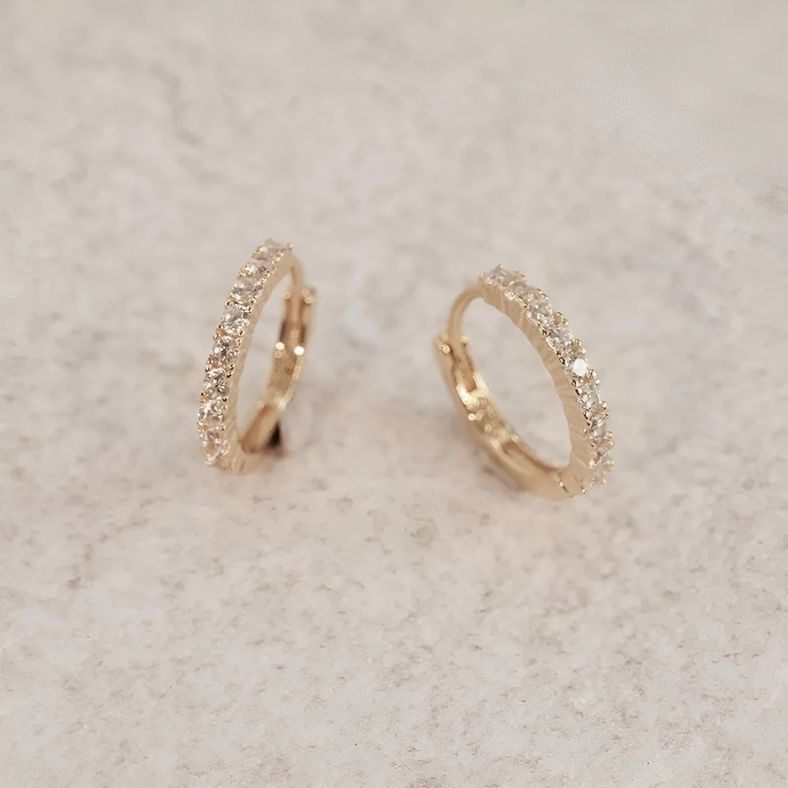 925 silver diamond-embedded geometric round ear ring for women in gold and white gold colour