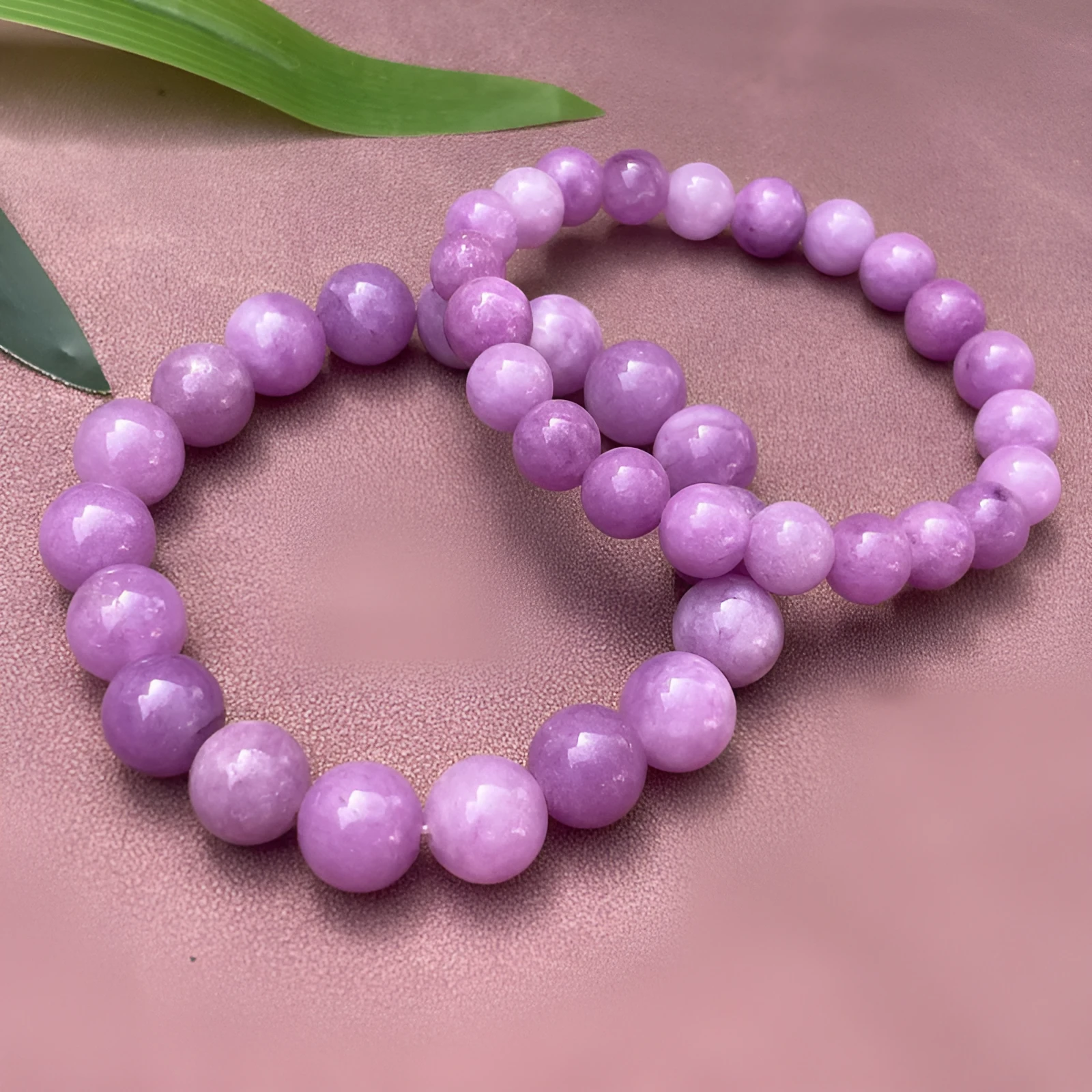 Purple Chinese-style quartz jade bracelet with single circle and three-circle bead options.