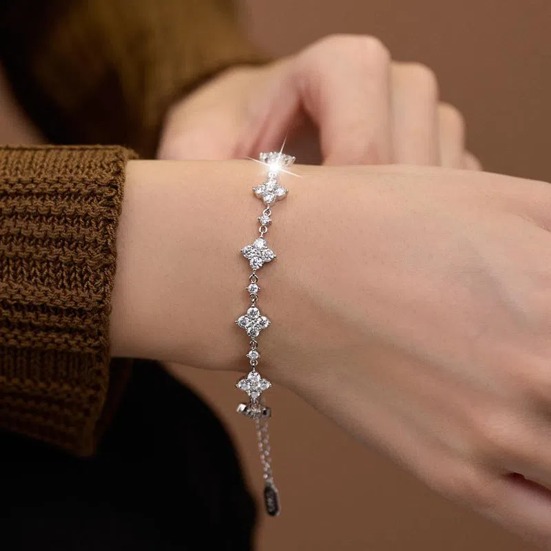 S925 sterling silver moissanite four-leaf clover bracelet for women, white gold colour
