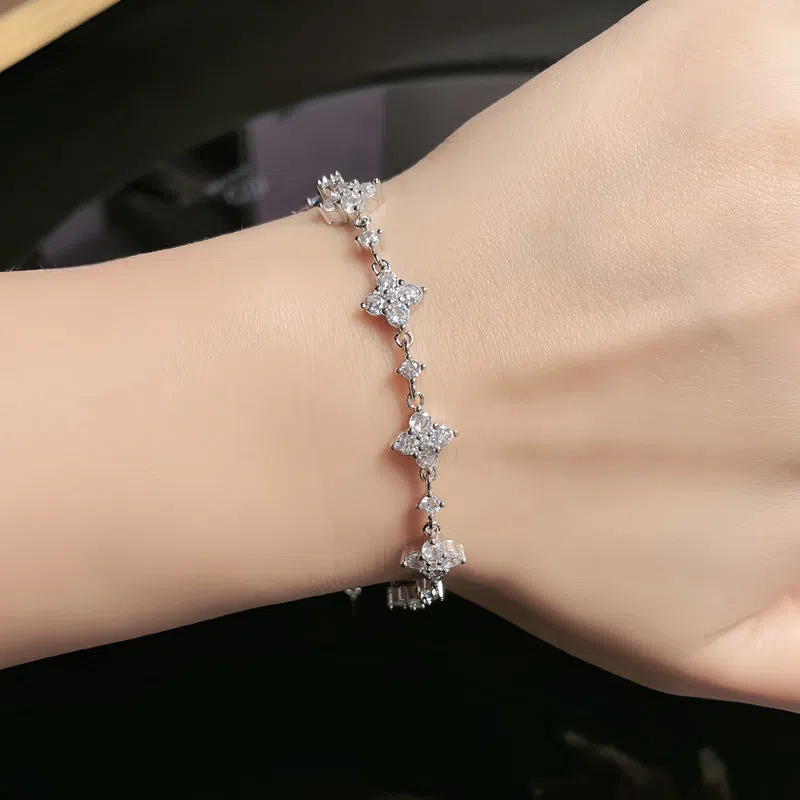 S925 sterling silver moissanite four-leaf clover bracelet for women, white gold colour