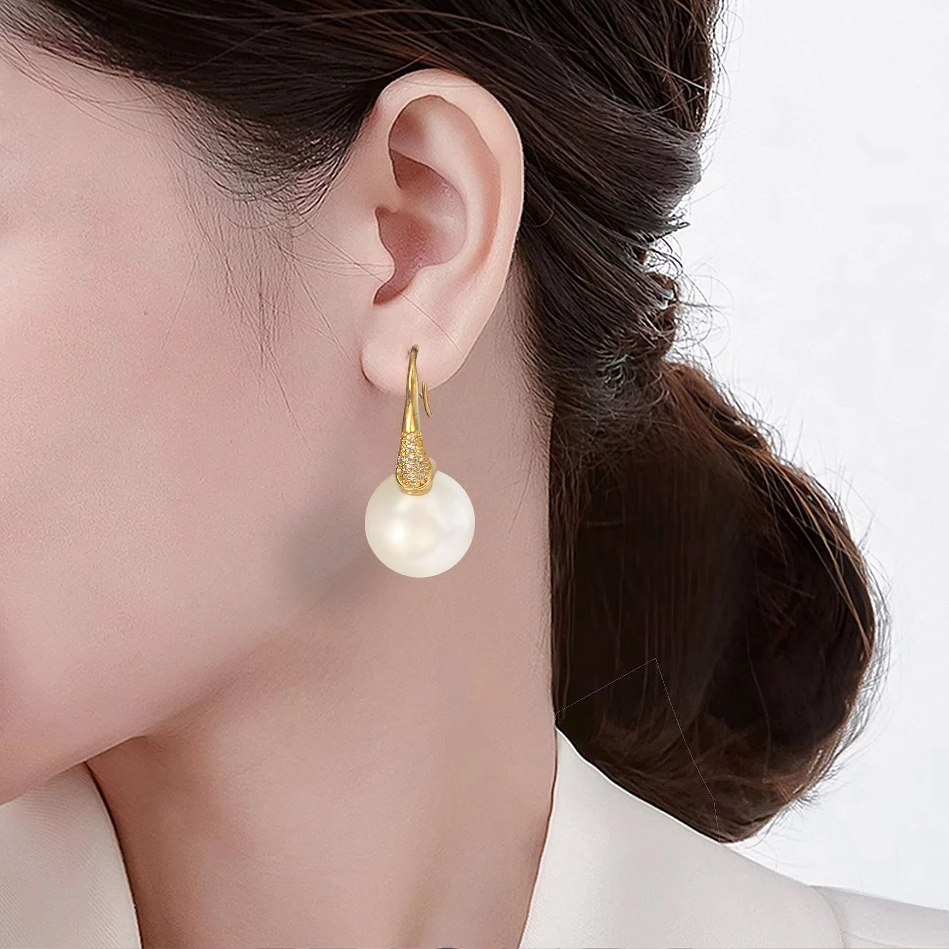 Geometric shell pearl drop earrings for women, fashionable OL style, single pair